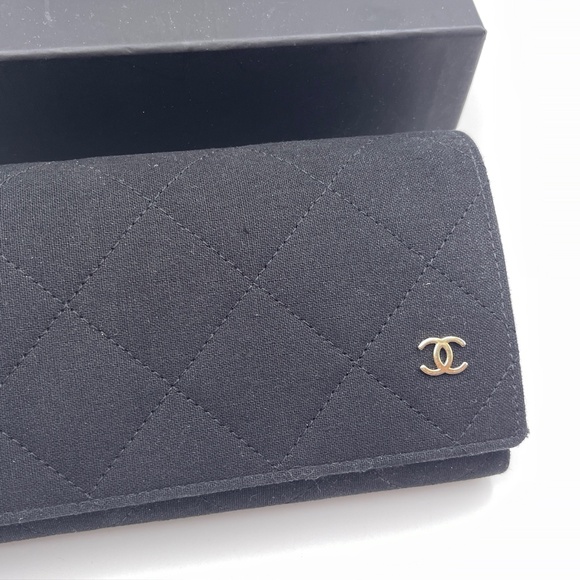CHANEL Black Glasses Sunglasses Soft Case and box Quilted Fabric Gold CC Logo - Picture 3 of 12